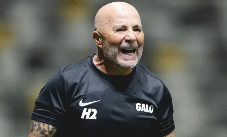 Crise no Galo: Atlético-MG Demite Jorge Sampaoli Após Empate com Remo e Início Instável da Temporada; Lucas Gonçalves Assume Interinamente