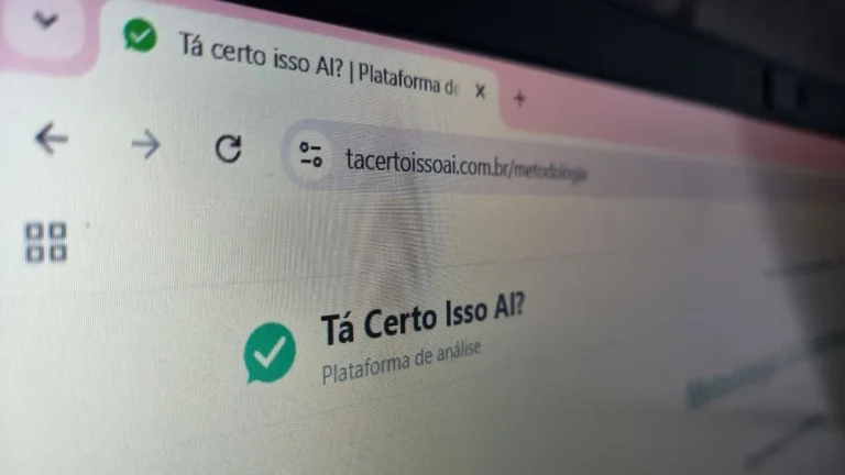 Inovação Brasileira: Chatbot de IA da USP Vence Hackathon Global e Combate Fake News no WhatsApp, Ganhando Destaque em Harvard e MIT