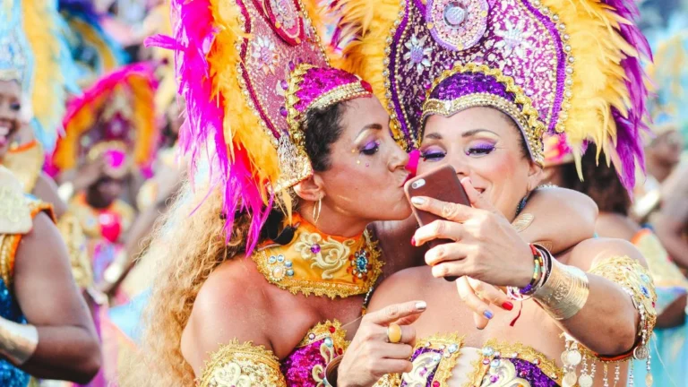 6 prompts do Gemini para editar suas fotos do Carnaval