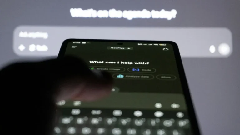 Prompt Injection: A Nova Arma Oculta que Engana a IA e Coloca Seus Dados e Operações Empresariais em Risco