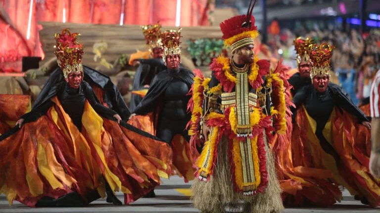 Carnaval 2026: Turismo Internacional Deve Injetar US$ 185,7 Milhões no Brasil com Alta de Visitantes