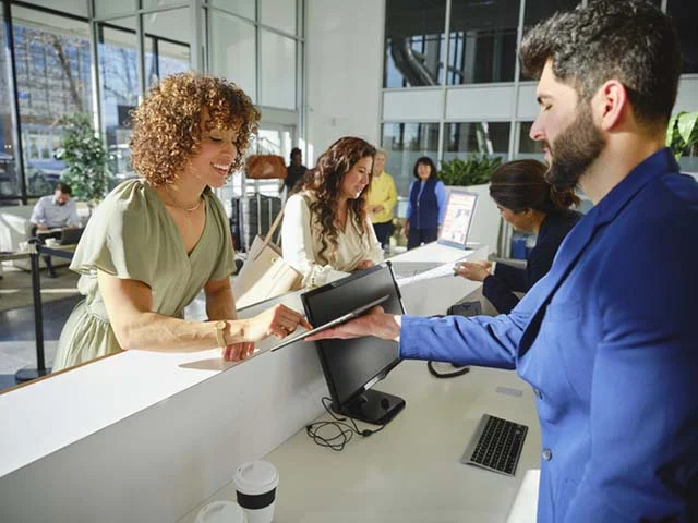 Alta Temporada Hoteleira: Estratégias Essenciais para Maximizar Lucros e Experiência do Hóspede em 2025