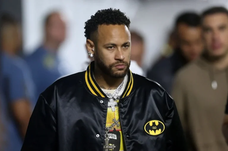 Neymar, às Vésperas do Retorno Aos Gramados do Santos, Anima Web com Brincadeira ‘Quem Não Gosta de Carnaval é Maluco’ e Foca em Decisão Pelo Paulistão