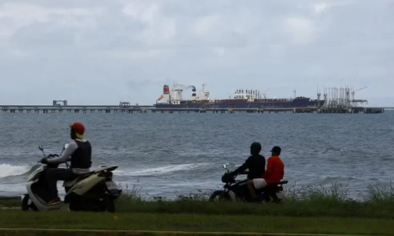 EUA interceptam petroleiro ligado à Venezuela no Oceano Índico em operação contra transporte de petróleo sancionado