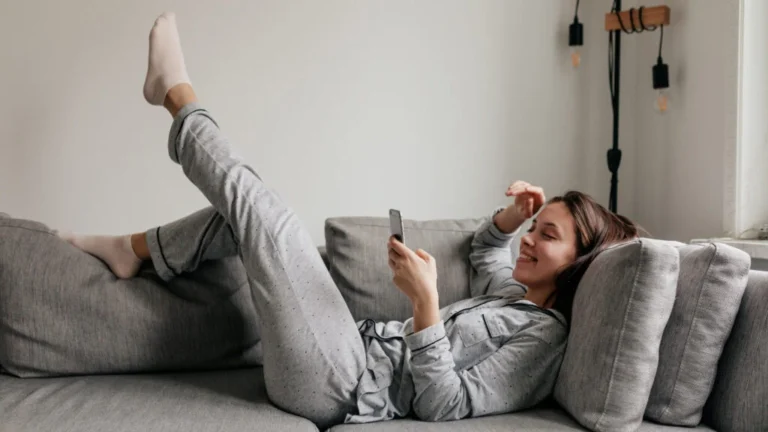 Carnaval 2026: Blocos de Rua ou Sofá? Pesquisa Revela Preferências e Perfil dos Foliões Brasileiros