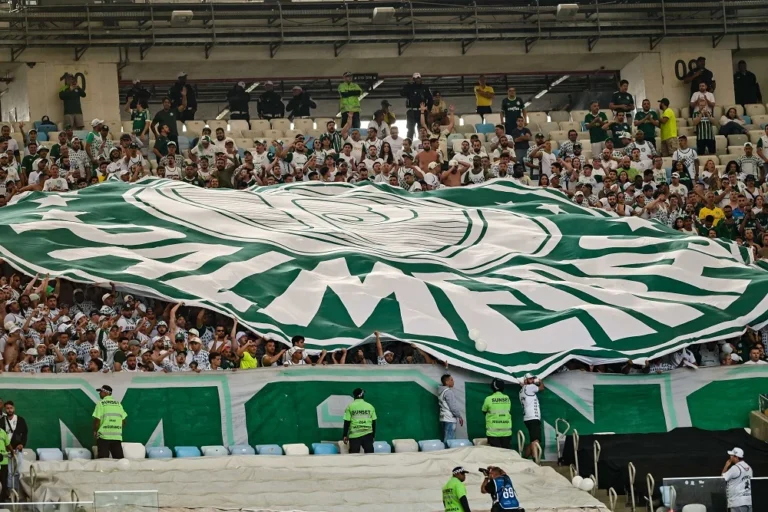 Palmeiras Bate Recorde Histórico de Receita em 2025 e Fatura R$ 1,7 Bilhão, Consolidando Ascensão Financeira