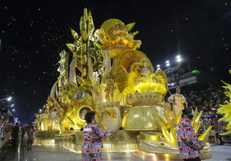 Mocidade Alegre é Tricampeã do Carnaval de São Paulo com Homenagem a Léa Garcia