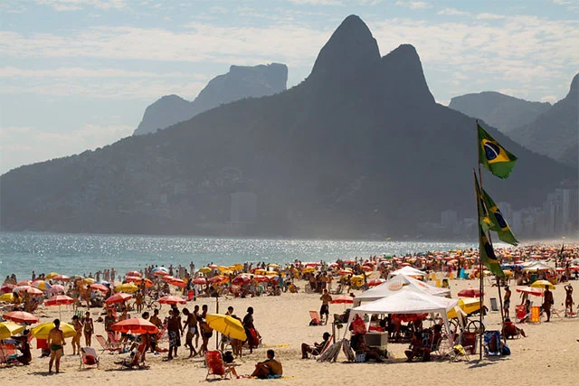 Carnaval 2026: Rio de Janeiro Atrai 99% de Ocupação Hoteleira em Celebração com Sol e Folia