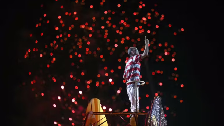 Carnaval 2026: Viradouro Tricampeã no Rio com Homenagem a Mestre Ciça e Mocidade Alegre Penta em SP Celebrando Léa Garcia