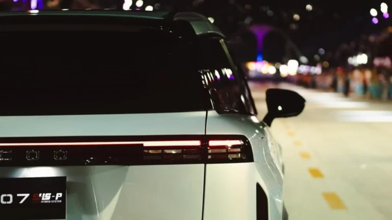 Carnaval 2026: SUVs Elétricos Chineses da Omoda e Jaecoo Abriram Desfiles na Sapucaí – Entenda a Estratégia por Trás da Ação