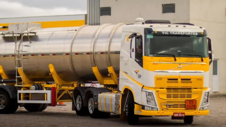 Tic Transportes Abre Vagas para Motoristas Carreteiros e de Bongo em Curitiba com Salários Atrativos e Benefícios Completos