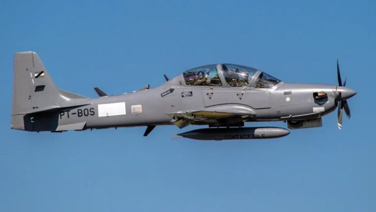 Embraer Acelera Modernização da Defesa Uruguaia com Entrega de A-29 Super Tucano para Patrulha Aérea e Vigilância de Fronteiras