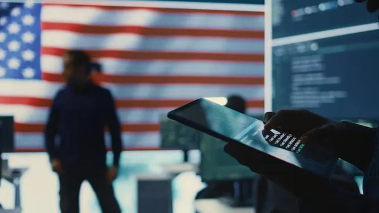 DHS dos EUA Exige de Google e Meta Dados de Usuários Críticos ao ICE: Entenda a Polêmica sobre Liberdade de Expressão e Vigilância Digital