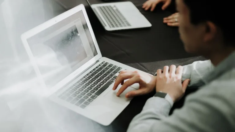 Santander Abre 36 Mil Bolsas Gratuitas em Tecnologia, IA e Soft Skills com Alura e FIAP: Qualifique-se para o Futuro Digital até 2026