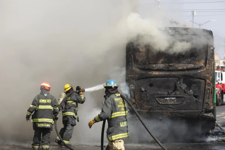 Morte de “El Mencho” Provoca Onda de Violência e Caos em Jalisco, México