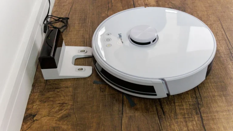 Robô Aspirador e Passa Pano KaBuM! Smart 700 com Mapeamento a Laser por Menos de R$ 700: A Solução Acessível para Casas Grandes