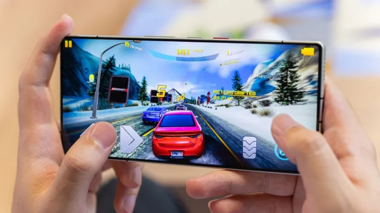 Rodar Cyberpunk 2077 e outros jogos pesados de PC no celular pode destruir seu aparelho? Entenda os riscos de superaquecimento e danos irreversíveis