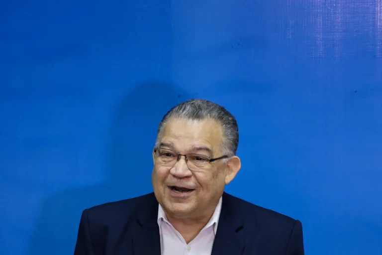 Opositor de Maduro, Enrique Márquez, é recebido por Trump nos EUA após libertação da prisão