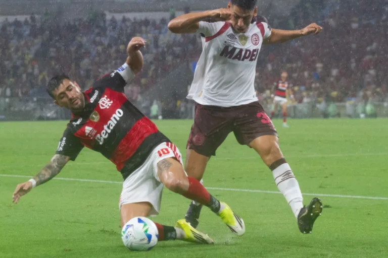 Lanús Conquista Recopa Sul-Americana: Flamengo Perde Título em Casa Após Prorrogação Dramática e Falha de Paquetá