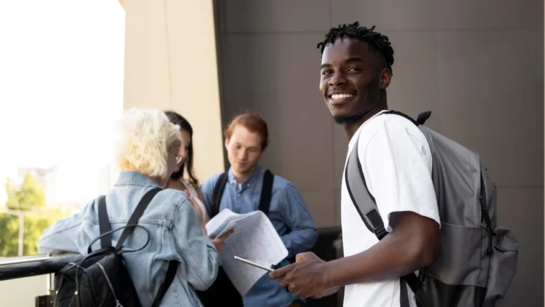 Alura Abre 90 Mil Vagas Gratuitas para Imersão Front-End Moderno com Foco em IA: Inicie sua Carreira Tech Criando uma Plataforma de Streaming