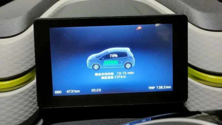 Guia Completo: 5 Cuidados Essenciais Antes de Comprar um Carro Híbrido ou Elétrico Usado e Fazer um Investimento Inteligente