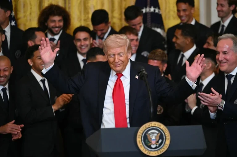 Donald Trump elege Palmeiras como ‘melhor time brasileiro’ em evento com Messi na Casa Branca e causa burburinho