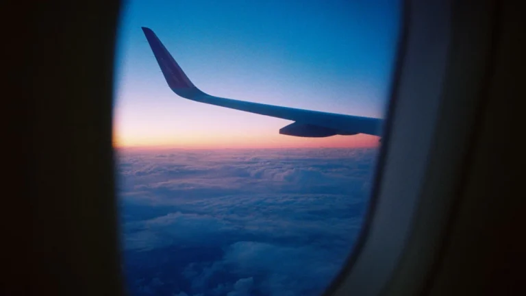 Viagens Aéreas 2025: As 5 Rotas de Avião Mais Usadas Revelam o Domínio Asiático e Destinos Inesperados