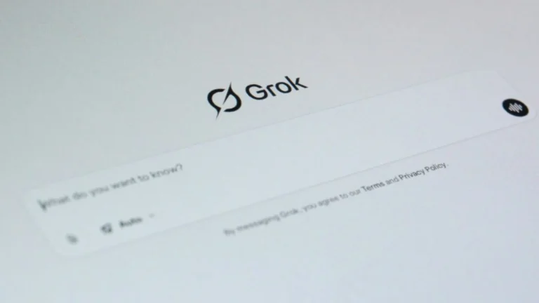 X lança novo ajuste de privacidade: como impedir que a IA Grok edite suas fotos e crie deepfakes na rede social