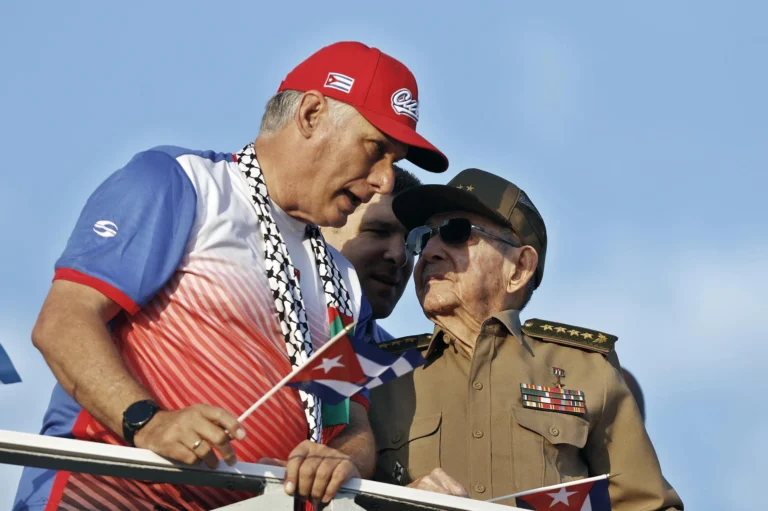 Trump Intensifica Pressão sobre Cuba: Sanções, Crise Energética e Planos de Transição Política$