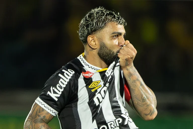 Gabigol Brilha com Dois Gols e Lidera Virada Heroica do Santos em Empate Eletrizante por 2 a 2 Contra o Mirassol, Observado por Ancelotti no Brasileirão
