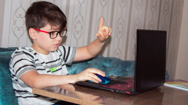 SoulCode Kids: Plataforma Gamificada Revoluciona o Ensino de Programação e IA para Crianças de 7 a 14 Anos no Brasil