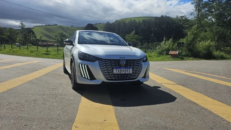 Peugeot Choca o Mercado: 208 GT Hybrid 2026 Tem Preço Reduzido e Fica Mais Acessível que Fiat Cronos