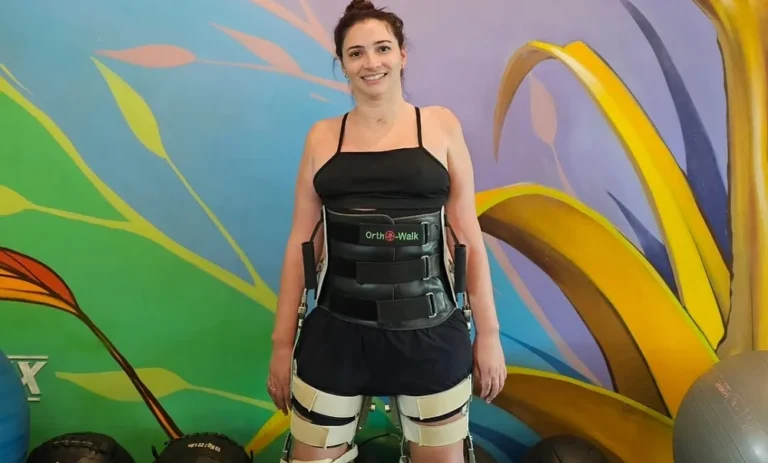 Ex-ginasta Lais Souza impressiona ao aparecer de pé em nova foto e reacende esperança de voltar a andar