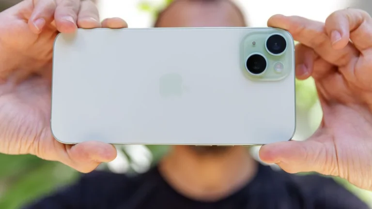 Passa Horas no Celular? 6 Dicas Essenciais Para Proteger Sua Visão e Aliviar o Cansaço Ocular