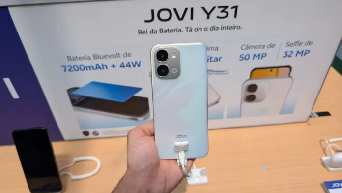 Mercado Livre: Celular JOVI Y31 com bateria gigante e fone premium grátis entra em oferta imbatível por menos de R$ 2.000
