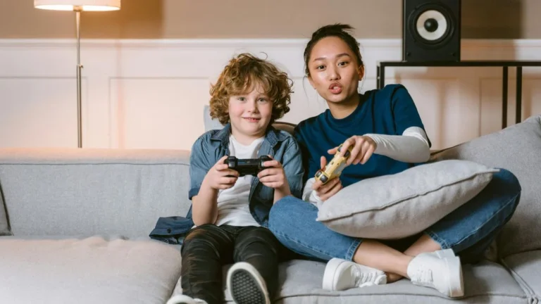 Estudo da Nature: Jogar Videogame Pode Aumentar o QI de Crianças em 2,5 Pontos, Desafiando Mitos Sobre o Tempo de Tela