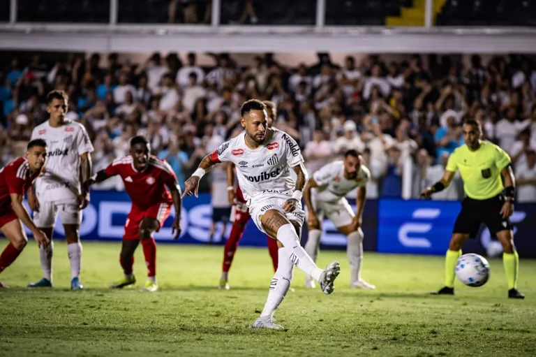 Neymar Joga Mal em Derrota do Santos para o Internacional e Não Impressiona Ancelotti para a Copa do Mundo