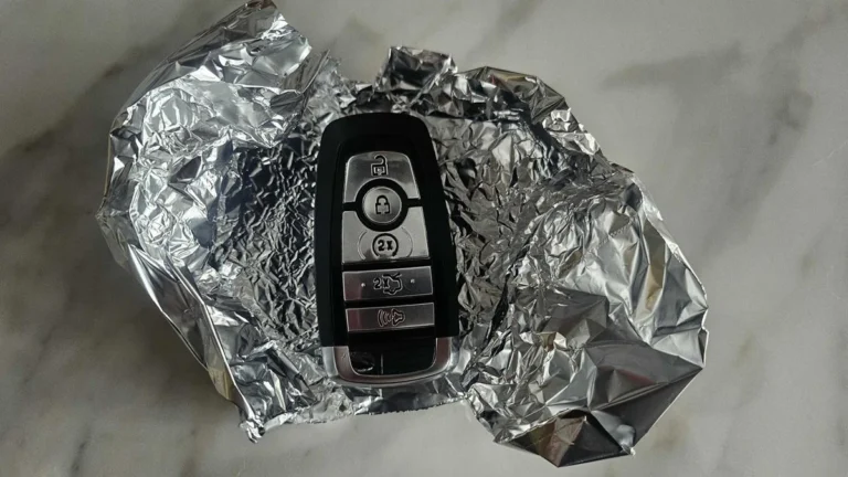 Papel Alumínio Vira Aliado Inesperado Contra Roubo de Carros com Chave Digital: Entenda Como Proteger Seu Veículo do Golpe ‘Relay Attack’