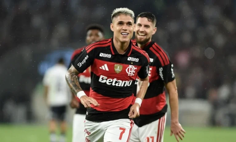 Flamengo Vence Remo por 3 a 0 no Maracanã, Retorna ao G-4 do Brasileirão e Mantém Invicto o Técnico Leonardo Jardim