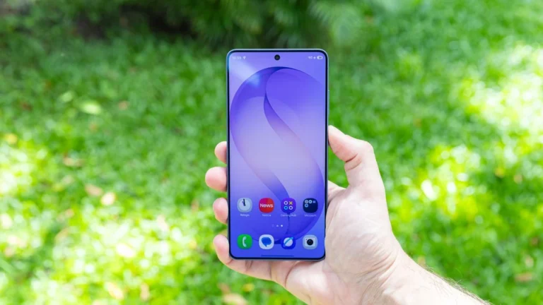 Celulares Samsung Galaxy S26 Receberão Recurso de Compartilhamento Instantâneo, Unindo AirDrop do iPhone ao Quick Share do Android