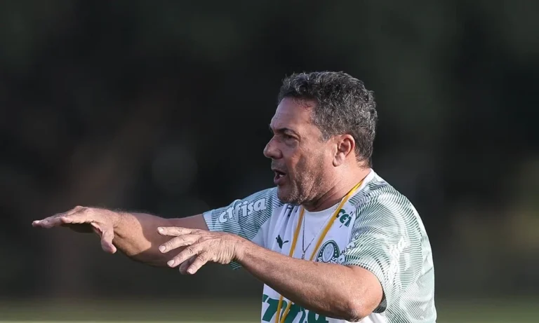 Saúde de Vanderlei Luxemburgo: Ex-Técnico do Real Madrid e Pré-Candidato ao Senado Apresenta Melhora, Mas Segue na UTI em Palmas