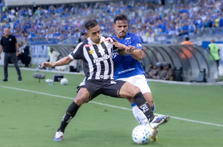 Santos empata sem gols com o lanterna Cruzeiro no Mineirão: Cuca estreia com resultado que mantém crise no Brasileirão