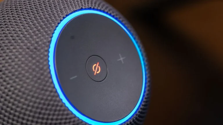 Desvende 5 Funções Escondidas da Alexa e Transforme Suas Noites de Filmes e Séries em Casa