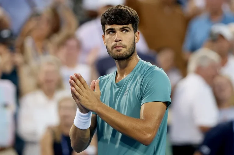 Carlos Alcaraz Sofre Derrota Surpreendente para Sebastian Korda no Masters 1000 de Miami e Vê Liderança do Ranking Ameaçada