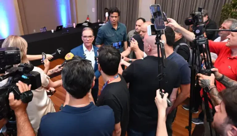 Sebrae Blumenau: Evento impulsiona acesso a crédito para micro e pequenas empresas com garantia e parcerias estratégicas