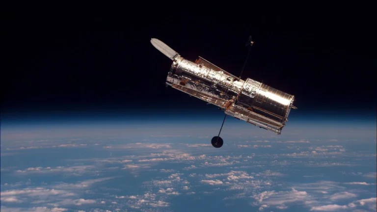 IA resolveu mistério do Hubble e descobriu milhares de objetos “estranhos”