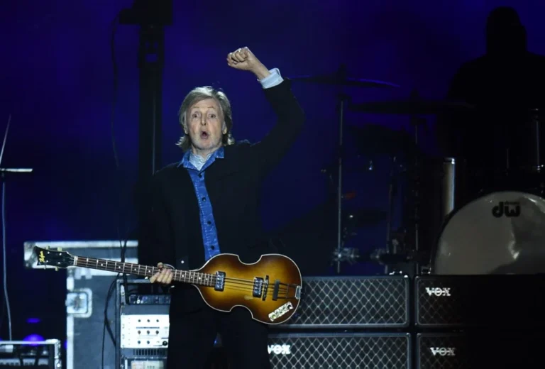 Paul McCartney, aos 83 anos, anuncia novo álbum ‘The Boys Of Dungeon Lane’ com memórias da juventude em Liverpool e dos Beatles