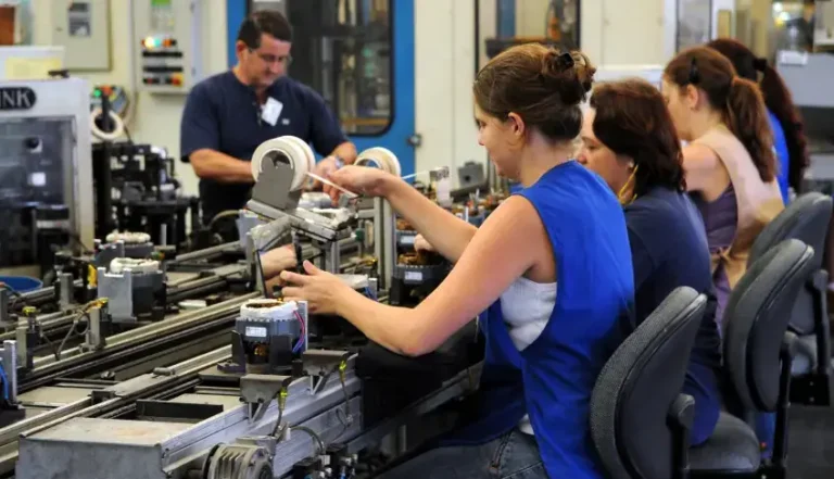 Juntos pela Indústria: Sebrae e CNI Lançam Movimento Nacional para Turbinar Competitividade e Inovação Industrial Brasileira