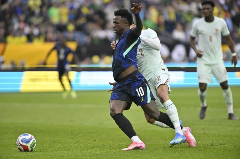 Vini Jr. Apagado e Brasil Perde para a França de Mbappé por 2 a 1 em Amistoso que Expõe Fragilidades da Seleção sob Ancelotti