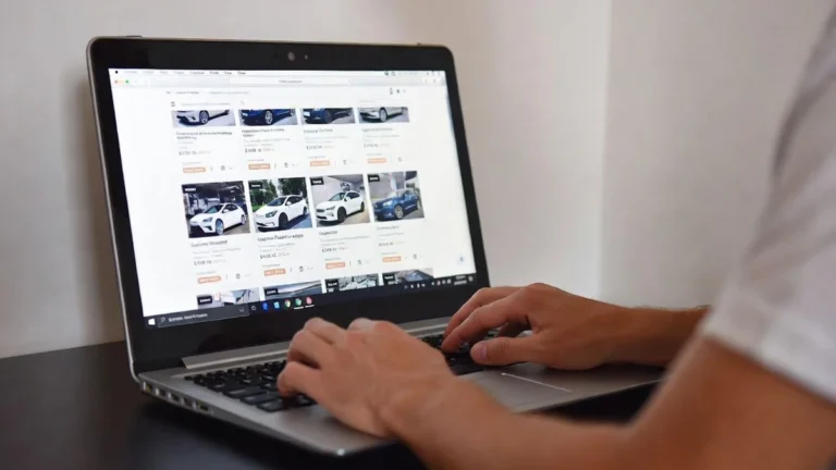 Revolução Elétrica no Brasil: Buscas Online por Carros Sustentáveis Disparam Quase 30% em 2025, Aponta Mobiauto
